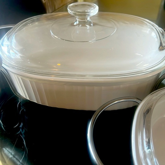 Corningware French White Casserole/serving set 9 pieces incl serving racks - Picture 3 of 7